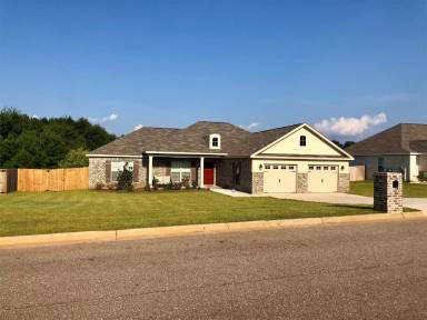 Main picture of 802 Legacy Dr