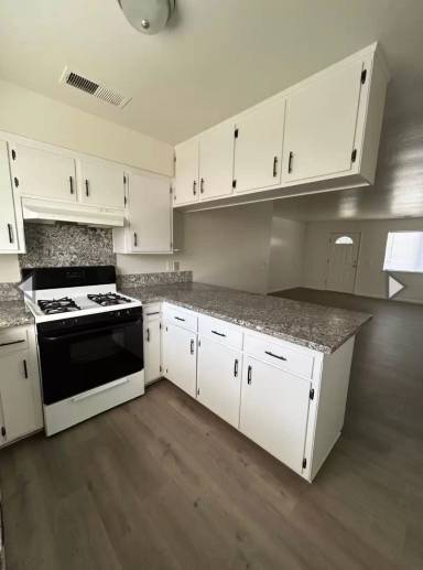 Main picture of 1110 W Chestnut St