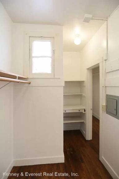 Main picture of 2700 Polk St