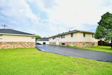 Main picture of 612 6th St E