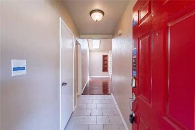 Main picture of 602 Meadowbrook Dr