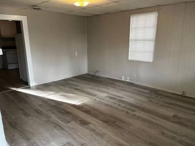 Main picture of 1005 N Oak St