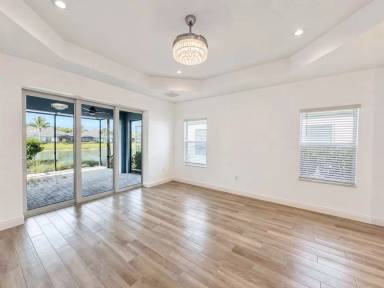 Main picture of 2295 Marquesa Cir