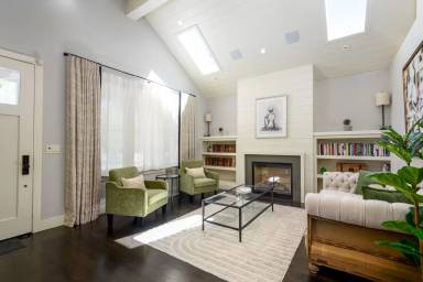Main picture of 434 Fulton St