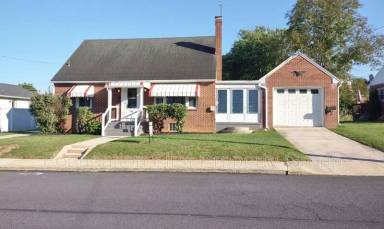 Main picture of 110 W Myrtle St