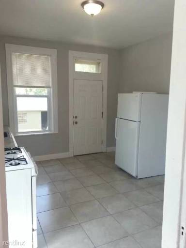 Main picture of 5011 Idaho Ave