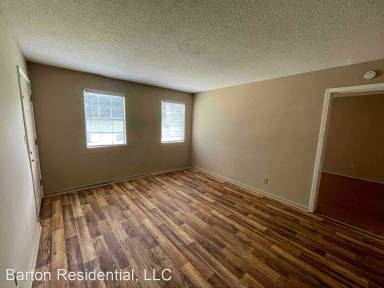 Main picture of 1005 Airport Rd