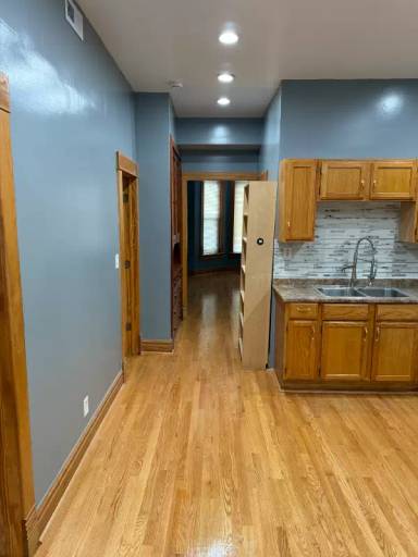 Main picture of 2707 W Thomas St