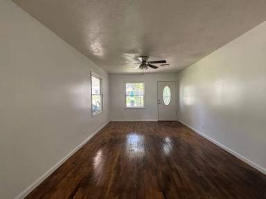 Main picture of 2130 N Elizabeth Ave