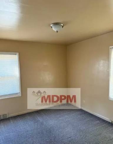 Main picture of 16415 Manning St