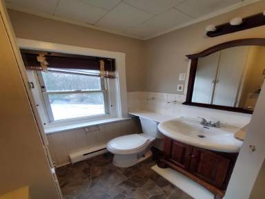 Main picture of 920 Queen St