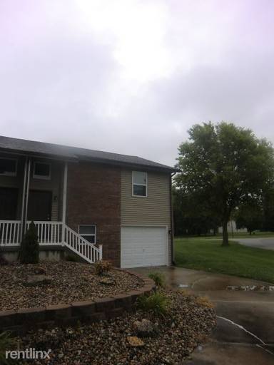 Main picture of 1 Peachtree Ln
