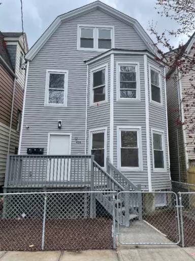 Main picture of 466 Avon Ave