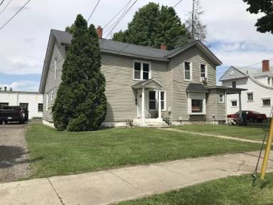 Main picture of 126 W Pearl St