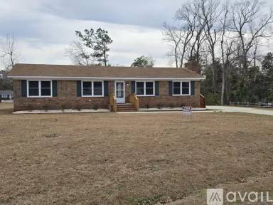 Main picture of 111 Oakwood Dr