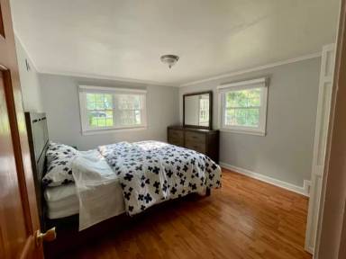Main picture of 192 N Main St