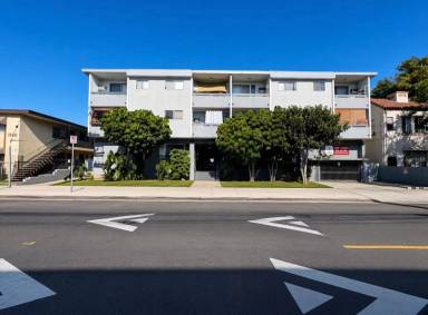 Main picture of 1150 N Normandie Ave