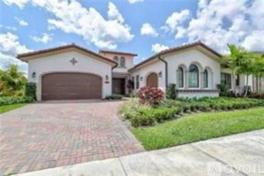 Main picture of 11120 Watercrest Cir E