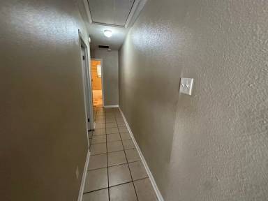 Main picture of 977 Pope St