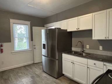 Main picture of 1041 Arkwright St