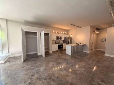 Main picture of 200 Main St