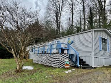 Main picture of 32 Mandalay Dr