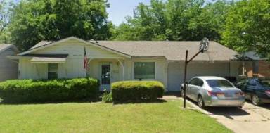 Main picture of 557 NW Newton Dr