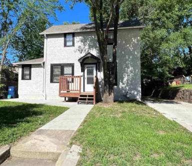 Main picture of 407 N Covell Ave