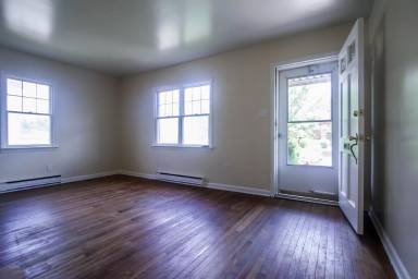 Main picture of 1013 S Raleigh St