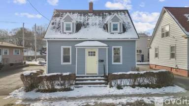 Main picture of 215 Fulton St
