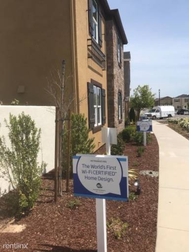 Main picture of 1597 Parkside Way