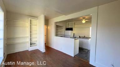 Main picture of 3404 1/2 Grooms St