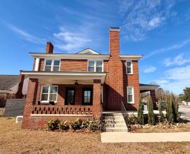 Main picture of 502 1/2 State St