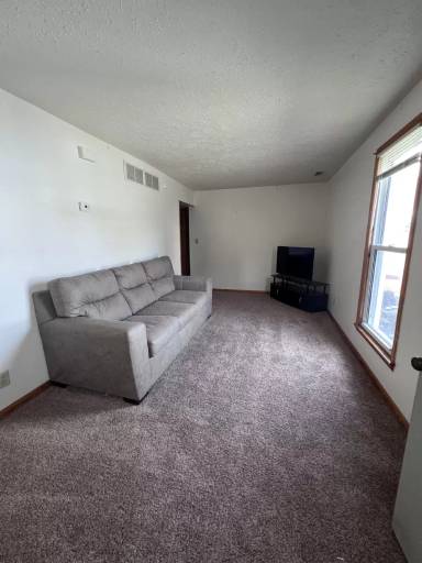 Main picture of 250 Main St