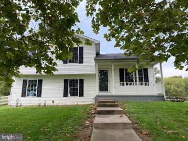 Main picture of 989 Cedar Ln