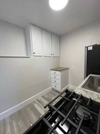 Main picture of 901 Hillcrest Pl