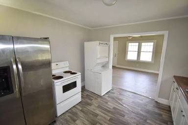 Main picture of 1527 McArthur Rd