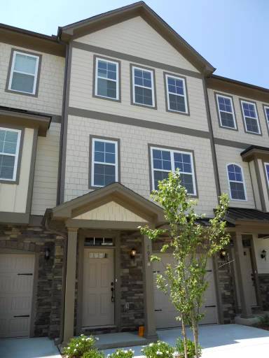 Main picture of 7911 Dukes Dynasty Dr