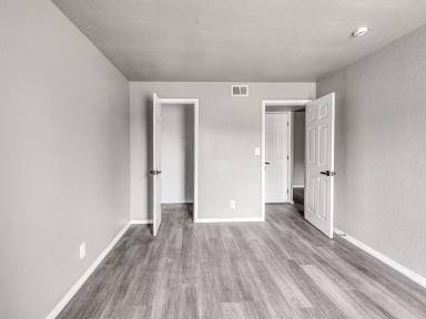 Main picture of 12525 E 41st St