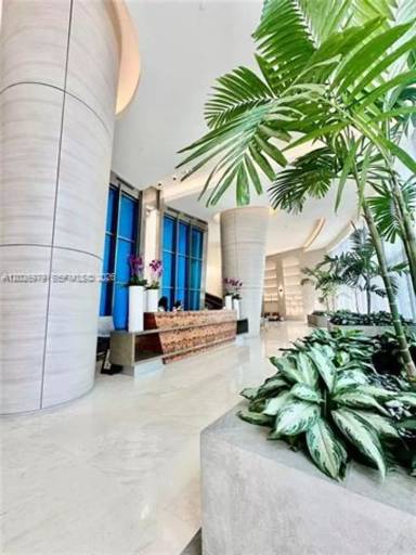Main picture of Trump Royale Condo