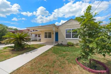Main picture of 1321 Waverly Ave