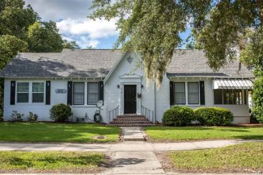 Main picture of 1012 SW 3rd Ave