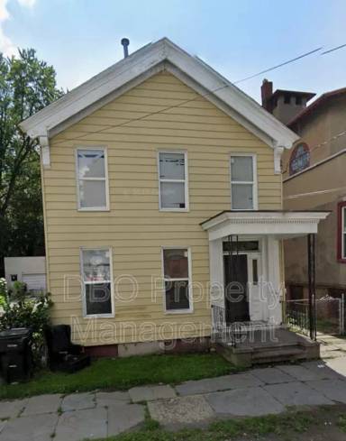 Main picture of 14 101st St