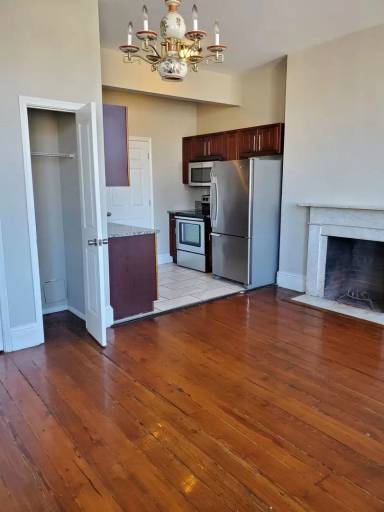 Main picture of 825 N Charles St