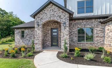 Main picture of 714 King Arthur Dr