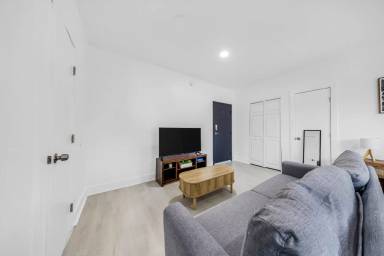 Main picture of 1250 SW 6th St