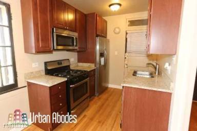 Main picture of 2108 W Ainslie St