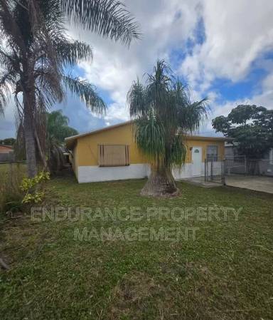 Main picture of 1489 Silver Beach Rd