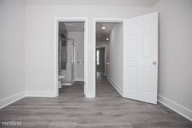 Main picture of 2332 N Woodstock St