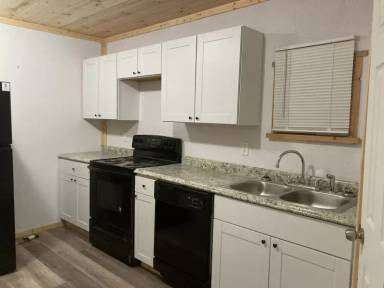 Main picture of 2921 Glacier State Dr